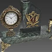 На память: Часы «Элина» с орлом УИС и подставкой — фотография 2