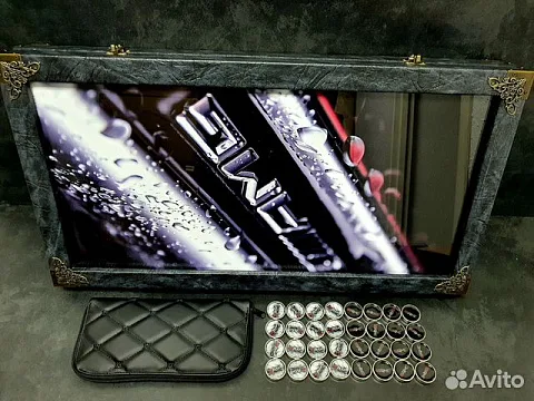 Нарды под стеклом «Mercedes AMG» в подарок