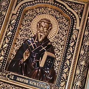 На память: Икона резная Мирон Критский — фотография 6