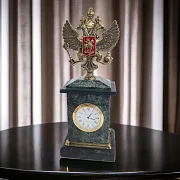 Настольные часы «Презент» с российским гербом в подарок — фотография 1
