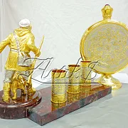 Подарочный набор с флягой и тремя стопками из Златоуста на яшме — фотография 3