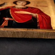 Икона деревянная с ковчегом "Святой Трифон" в подарок — фотография 7