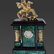 Каминные часы «Георгий Победоносец» на долерите и малахите, 200×95×360 мм — красивый подарок — фотография 3