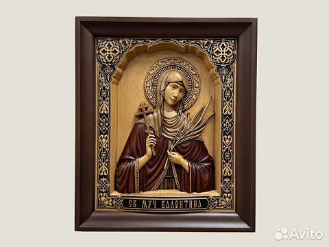 На память: Икона резная из дерева Святая Валентина