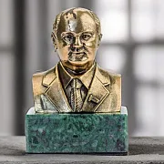 На память: Бронзовый бюст «Горбачев» — фотография 1