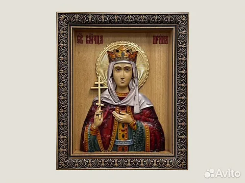 На память: Икона резная из дерева Святая Ирина