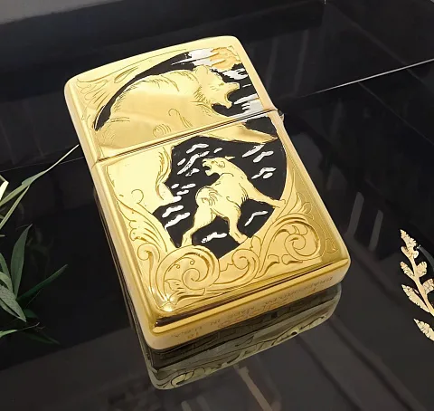 На память: Зажигалка Zippo оригинал "Охота на медведя"