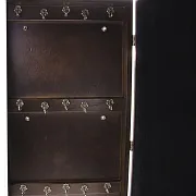 Ручная работа: Ключница «Розы» с бронзой, ясенем и ониксом — фотография 3