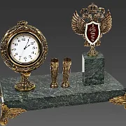 На память: Часы «Элина» с гербом и двумя подставками — фотография 2