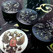 Нарды под стеклом «Герб России» в подарок — фотография 6