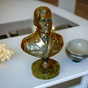 Бюст «Шойгу С.К.» из бронзы — необычный подарок — фотография 1