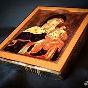 На память: Икона Божией матери "Коневская" дерево — фотография 4