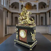 Интерьерные часы «Георгий Победоносец» из яшмы — оригинальный подарок — фотография 1
