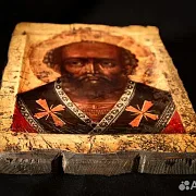 Подарочная икона: Святой Николай Чудотворец +подставка — фотография 6