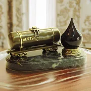 Бронзовая фигурка «Цистерна с нефтью» в подарок — фотография 1