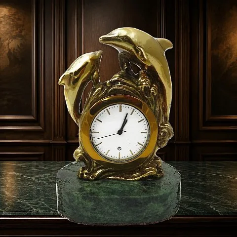 Ручная работа: Часы с бронзовыми дельфинами