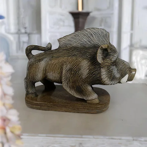 Фигура «Кабанчик» из кальцита — необычный подарок