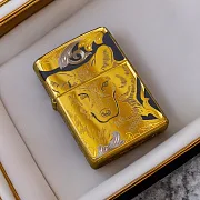 Сувенирная зажигалка Zippo "Вожак" в подарок — фотография 1